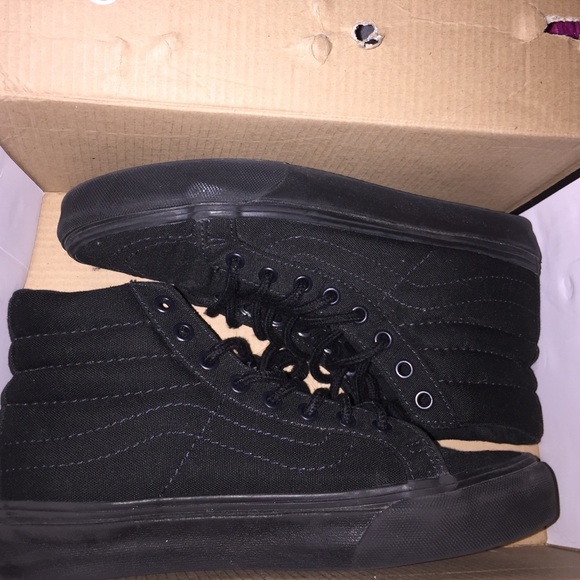 VANS.