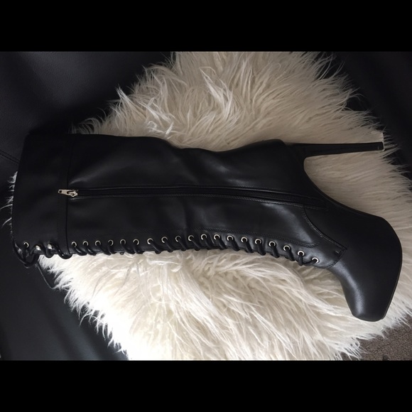 Lace boots - Picture 3 of 3