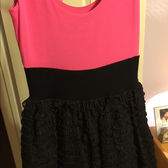 Topshop pink & black ruffle dress - Picture 3 of 3