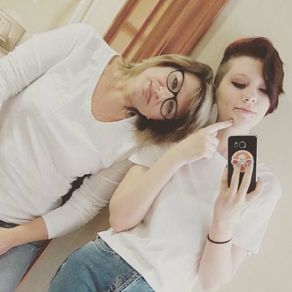 Meet your Posher, Chris - Picture 2 of 2