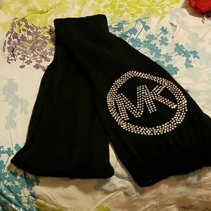 Mk scarf