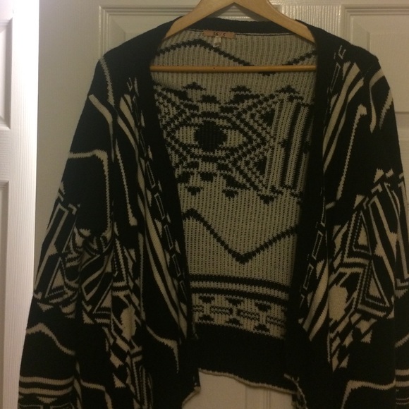 Black and white shawl