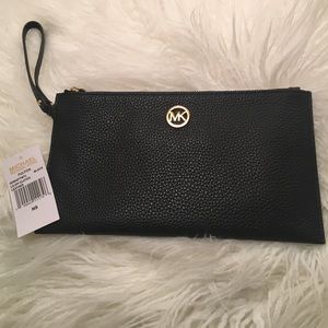 Michael kors wristlet