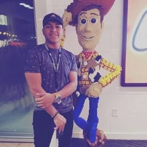 Meet your Posher, Joshua