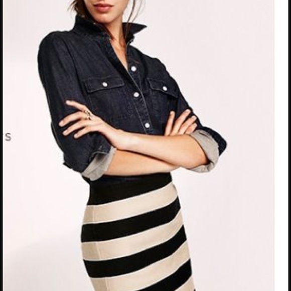 Comfty 48% wool and 52% acrylic skirt