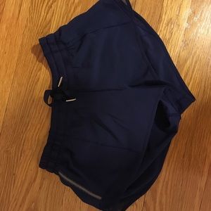 NWOT Navy lululemon hotty hot shorts