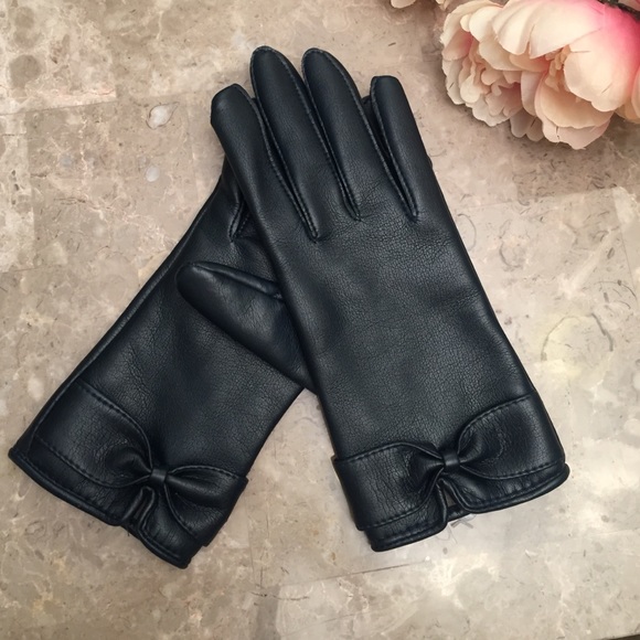Navy blue gloves
