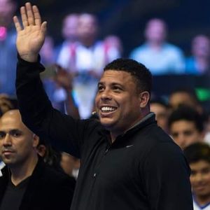 Meet your Posher, Juan camilo