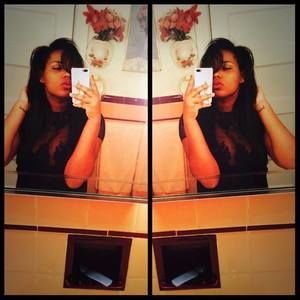 Meet your Posher, Kayla