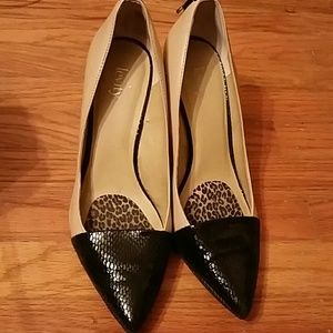 SHOESDAY TUESDAY SALE! CLASSY levity heels 9M