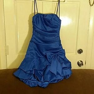 LIKE NEW! Masquerade Brand Prom Dress Size 3/4