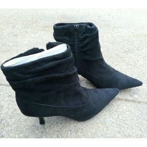 White Mountain black ankle booties White Mountain black ankle booties