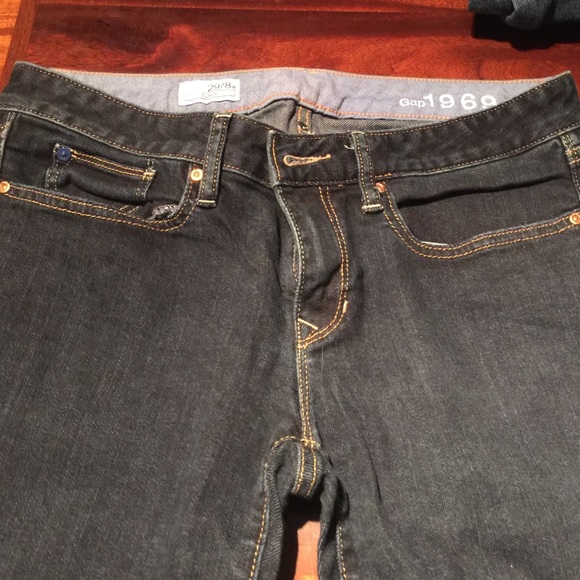 Size 8 Gap jeans curvy style