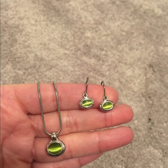 Lia Sophia necklace and earring set