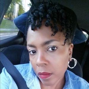 Meet your Posher, Gena