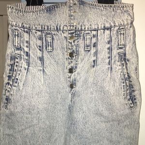 HIGH WAISTED ACID WASHED JEANS