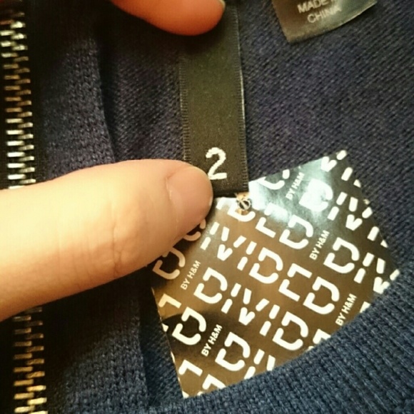 H&M Shoulder Pad Sweater Dress - Picture 3 of 4