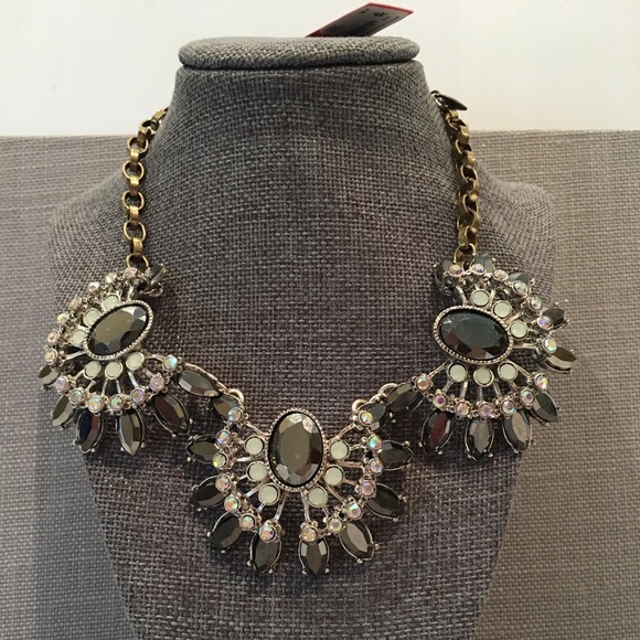 Betsey Johnson Statement Cluster Art Deco Necklace - Picture 2 of 4