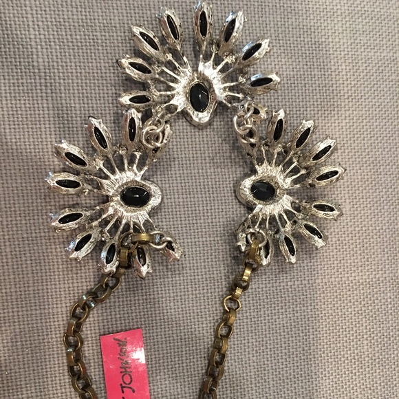 Betsey Johnson Statement Cluster Art Deco Necklace - Picture 4 of 4