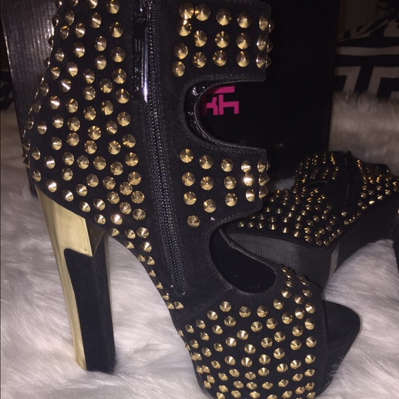 ✨💯✔️Sexy Gold Studded Black Platform Heels Size 7 - Picture 4 of 4