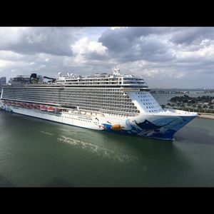 Meet your Posher, Hien