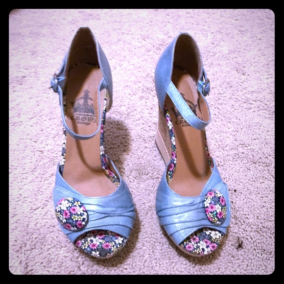 Wedge blue shoes size 6 - Picture 1 of 3