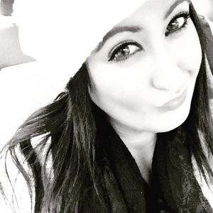 Meet your Posher, Caitlin