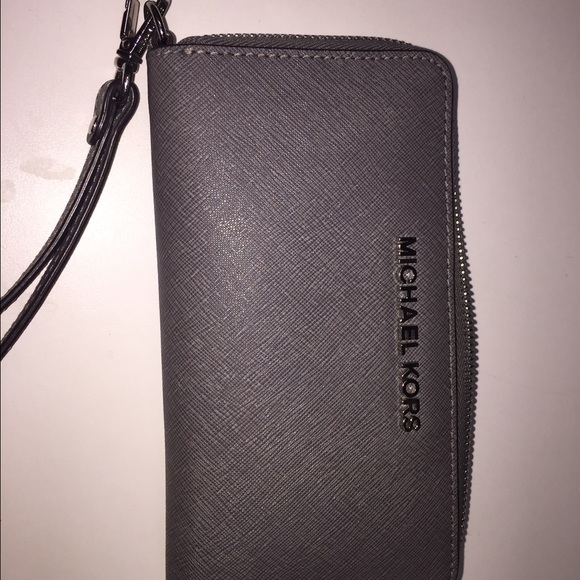 Michael Kors Handbags - Micheal Kors wallet