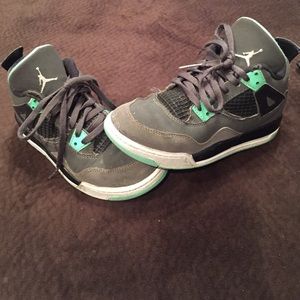 Kids Jordan's black gray and mint color size 13