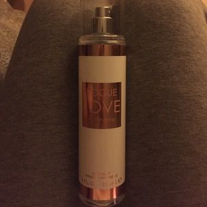 Rihanna body mist perfume