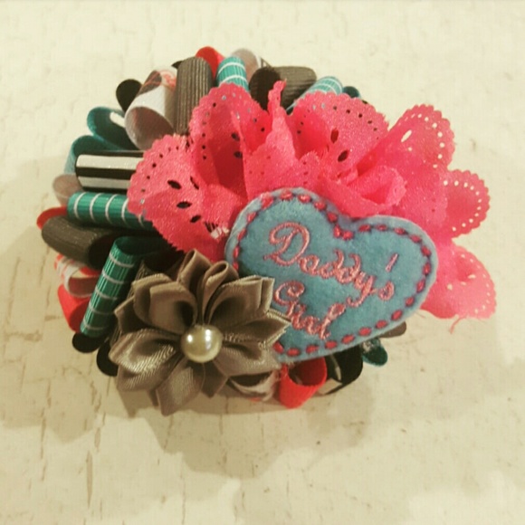 Funky Loopy Bow - Picture 3 of 4