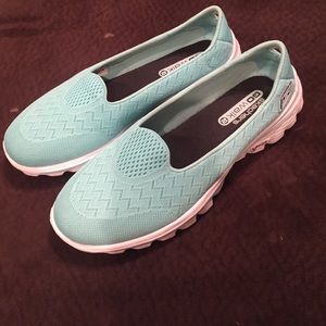 Brand new Skechers go walk light blue size 7