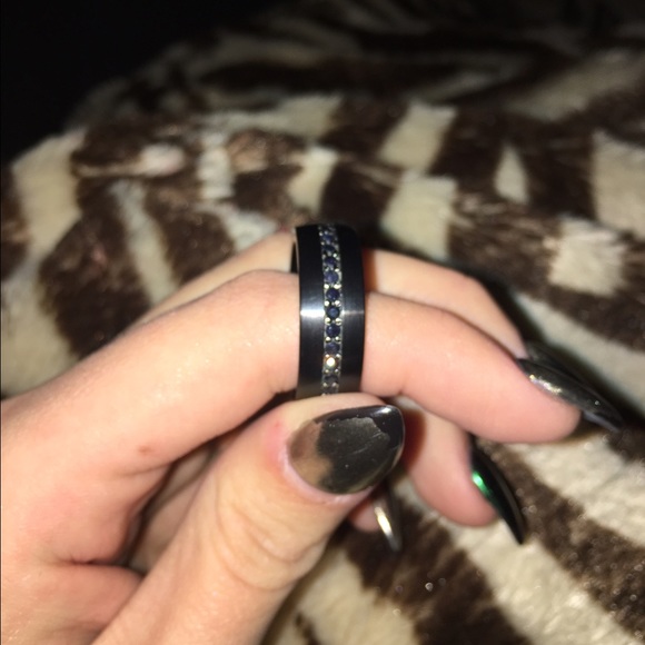 Men's ring size 8.5 - Picture 1 of 4