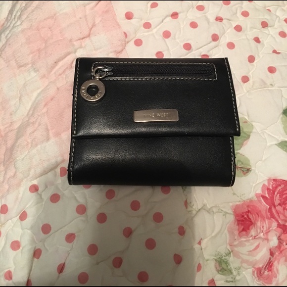 Nine West wallet