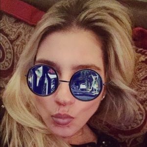 Meet your Posher, Sophia