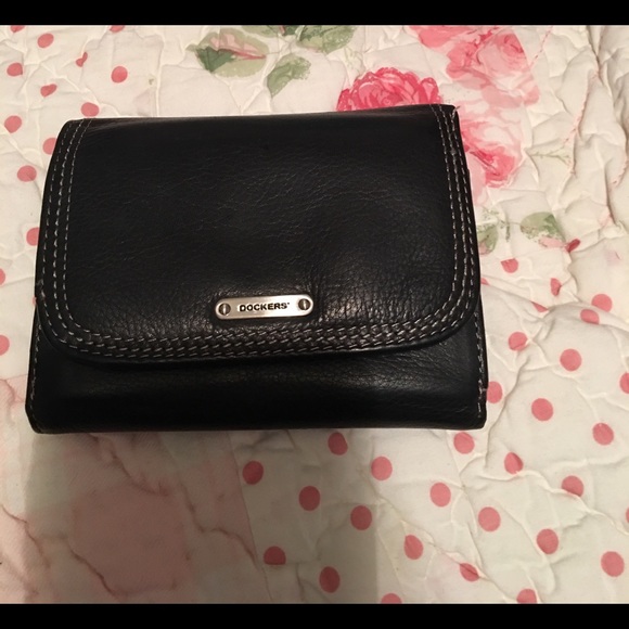 Dockers wallet