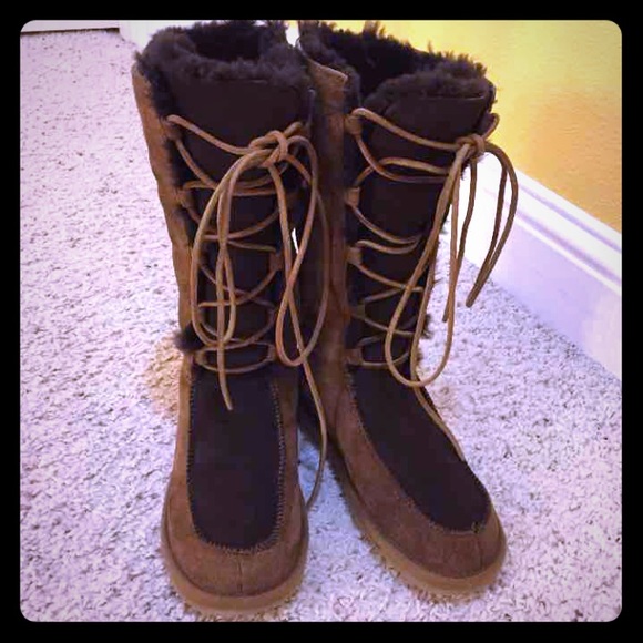 Ugg lace tall boots size 7 warm winter