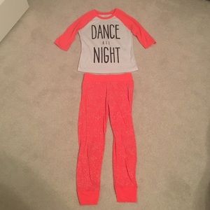 Old Navy Girls PJ's, top & bottom. Size S (6/7)