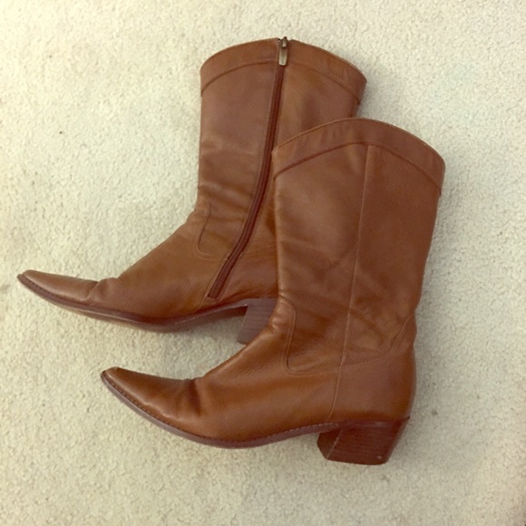 Cognac boots