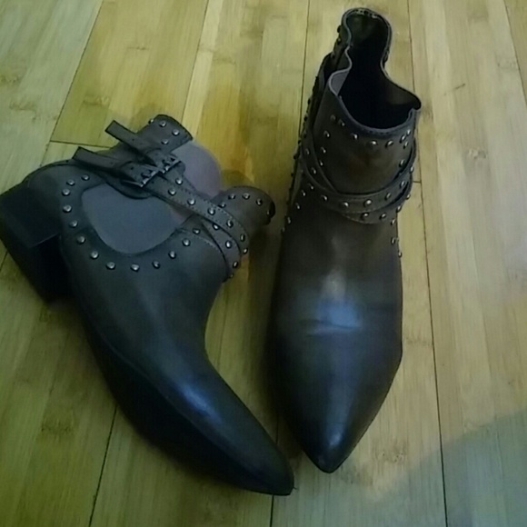 Booties - Picture 4 of 4