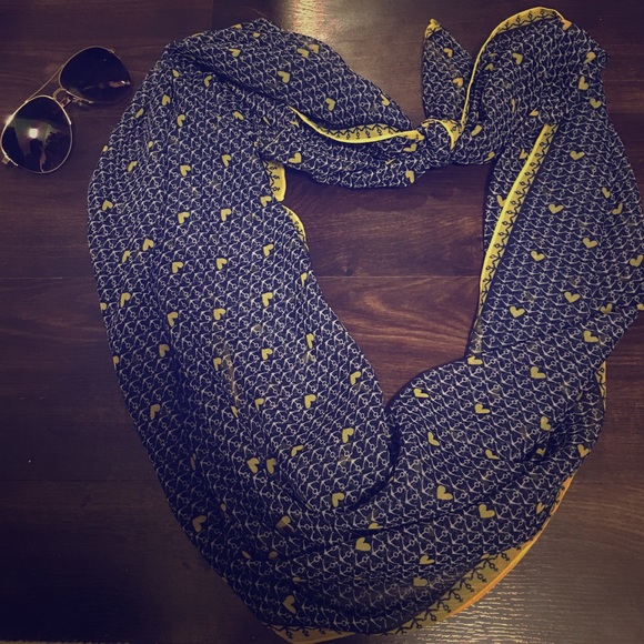 Charming Charlie scarf - Picture 1 of 3