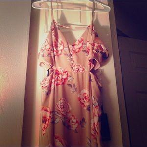 Forever 21 maxi dress w cutout NWT