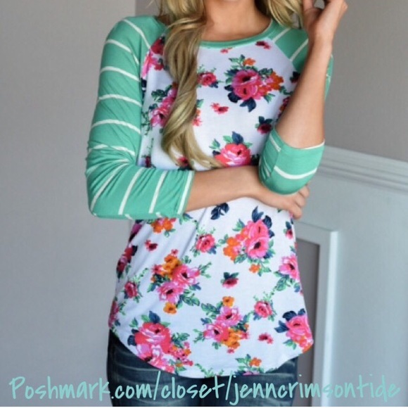 🌷SALE🌷 Turquoise Pink Floral Raglan Top Shirt