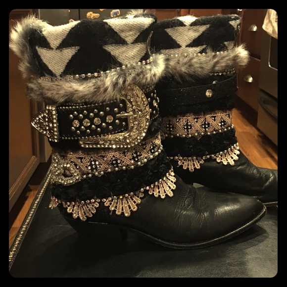 Girly boho boots!!! MUST SELL ASAP!