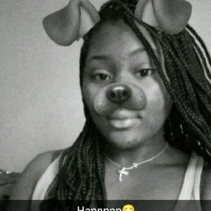 Meet your Posher, Amira