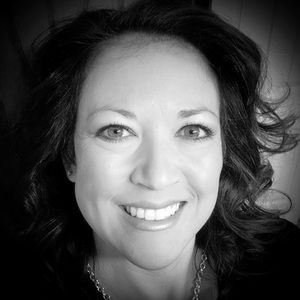 Meet your Posher, Adriane