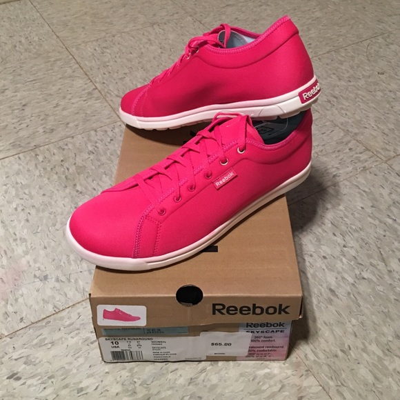 Women's reebok sneakers size 10 fuchsia and white