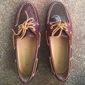 Maroon Anchor Sperry's