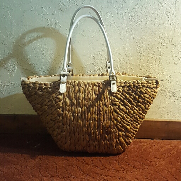 Straw bucket bag