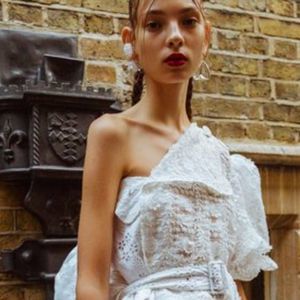 Meet your Posher, Elizbeth